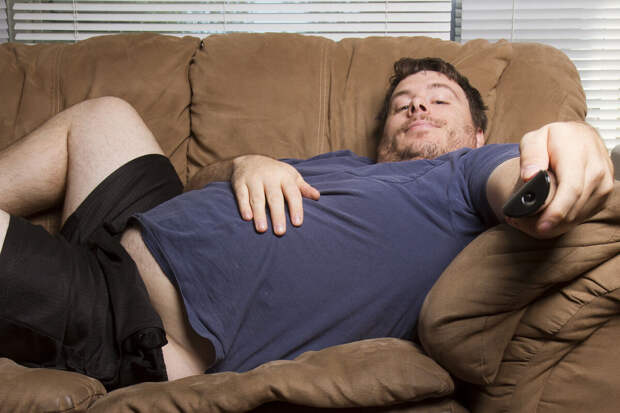 Минздрав России: диагноз ожирение ставят мужчине при окружности живота 94 см