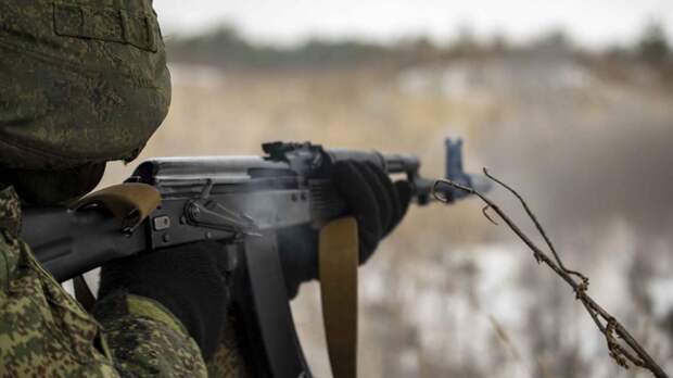 Мантуров сообщил об утверждении графиков поставок оружия в российские войска