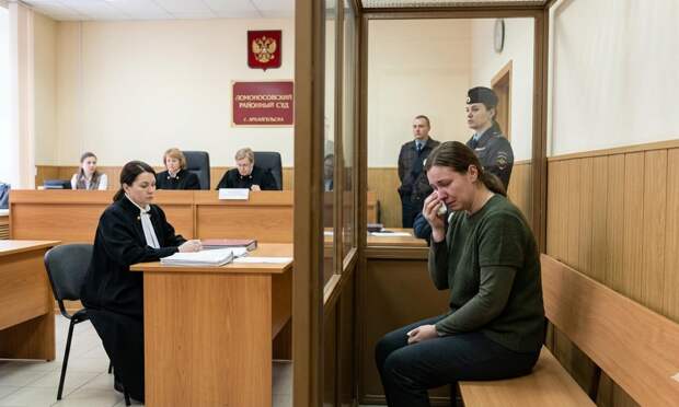 В Архангельске 37-летнюю женщину будут судить за издевательства над малолетним сыном