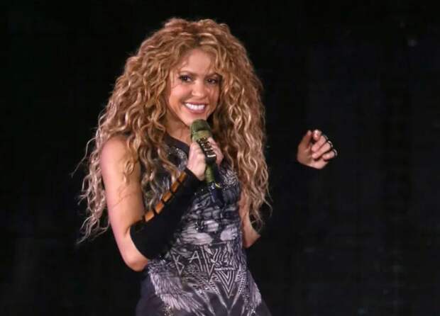 Колумбийская поп-певица Шакира решила предстать перед судом