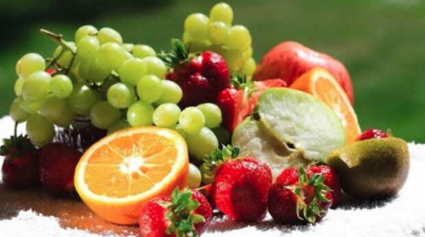 5 мифов о фруктах, в которые мы зачем-то верим