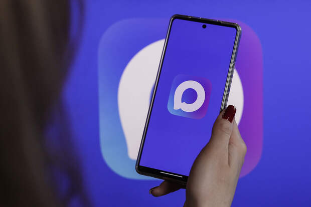 Слуцкий обратился в Минцифры из-за продаж аккаунтов Max несовершеннолетним