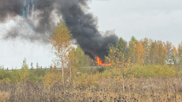 Фура взорвалась и загорелась на трассе в Новосибирской области