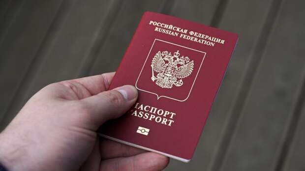Соловьев пришел в восторг от хлесткой фразы Хазина о сбежавших из России артистах