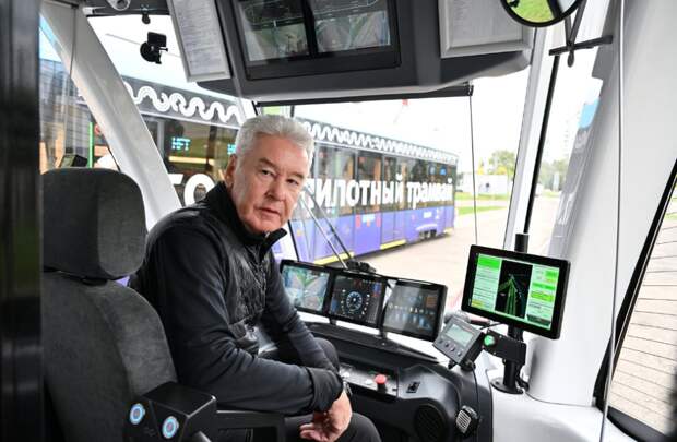 Сергей Собянин запустил первый в России беспилотный трамвай с пассажирами