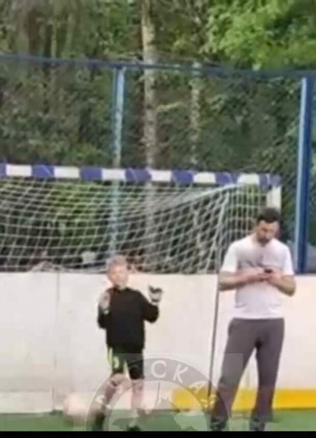 Мигранты в Москве толпой выгнали русских детей с футбольной площадки