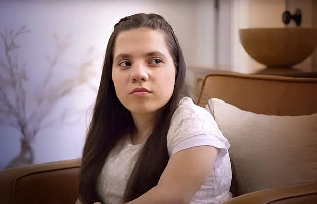 Удочерили ребёнка, а она оказалась взрослой женщиной: невероятная история