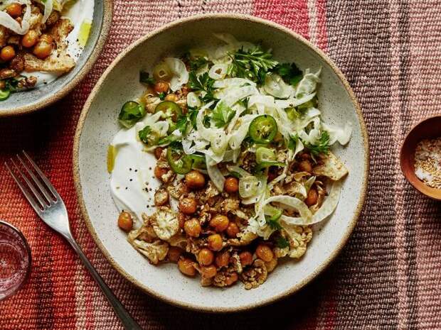 Грибы с нутом. \ Фото: bonappetit.com.
