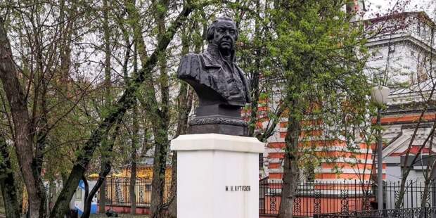 В Москве отреставрируют установленный более 60 лет назад памятник Кутузову