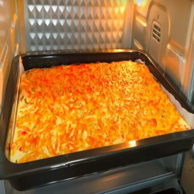 Вкуснее пиццы и проще запеканки. Рецепт пирога в духовке с изумительной начинкой!