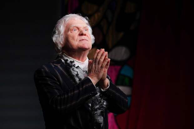 Когда Куклачев оказался при смерти, его кошки отказались есть и работать