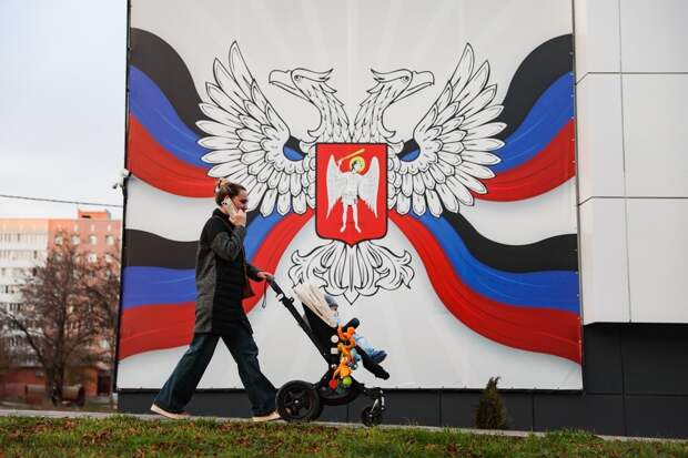 Британцы сравнили снимки со спутников и поразились: Россия построила за четыре года в Новороссии больше, чем Украина за 30 лет.