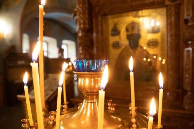 Тулякам рассказали, что делать со старыми или сломанными иконами