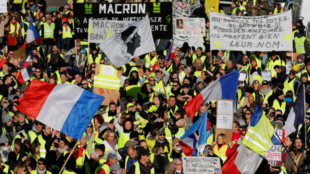France inter: слабый «пятый акт» протестов ещё не повод для Макрона трубить о победе
