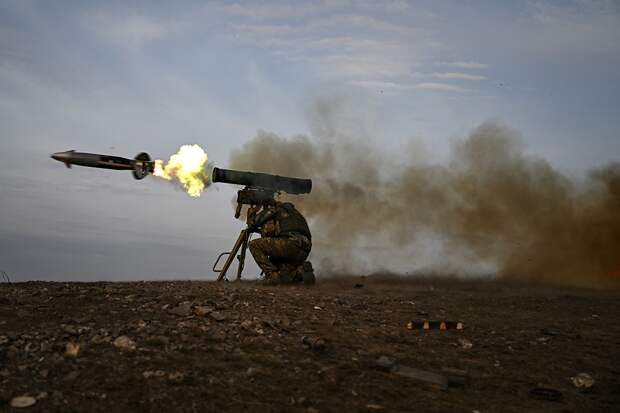 Поражение израильского танка Merkava из ПТРК «Корнет» сняли на видео