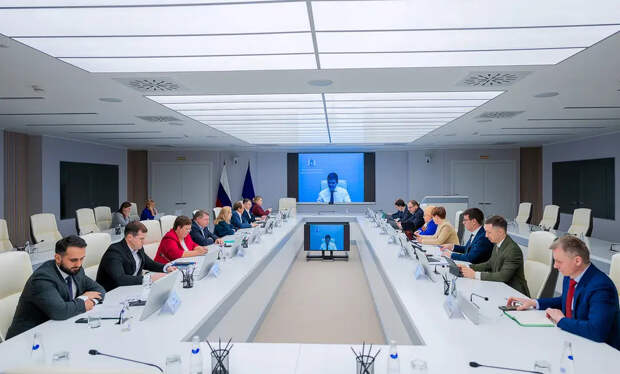 Дмитрий Артюхов провел заседание правительства автономного округа