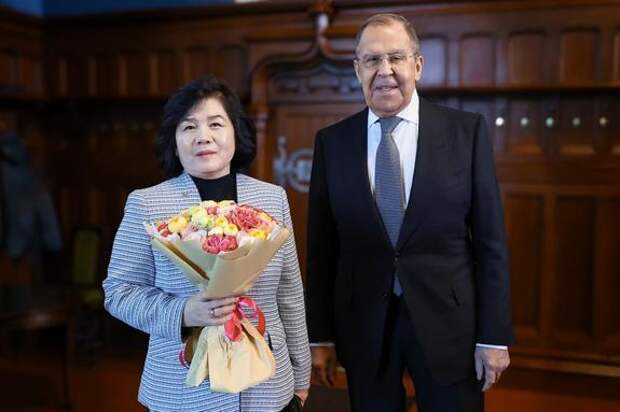 Глава МИД Северной Кореи поздравила Лаврова с переназначением на пост министра