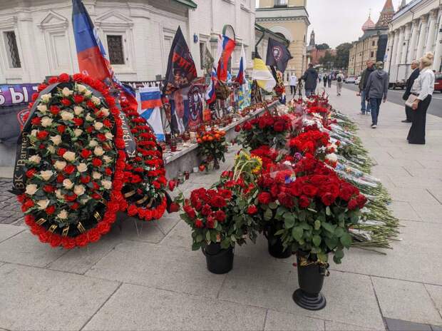 Пригожина похоронили на Пороховском кладбище