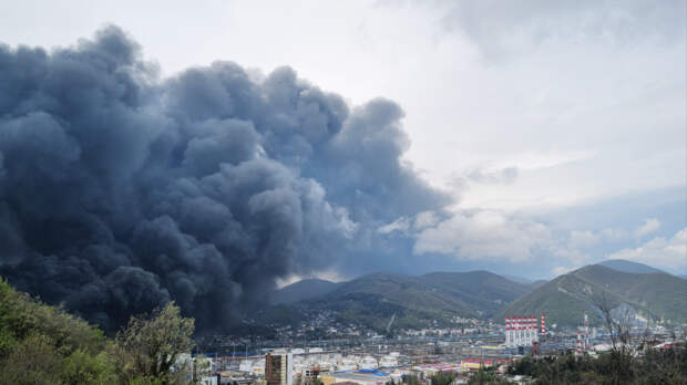 Песков: Киев нанес удар по хранилищам с экспортной нефтью в Туапсе