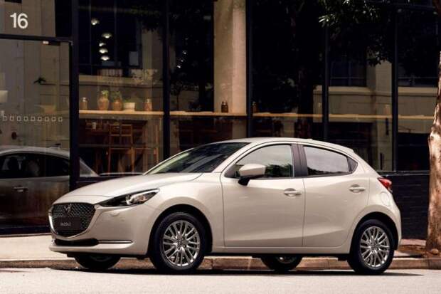 Mazda2 MY2022 — более эффективная и лучше оснащенная