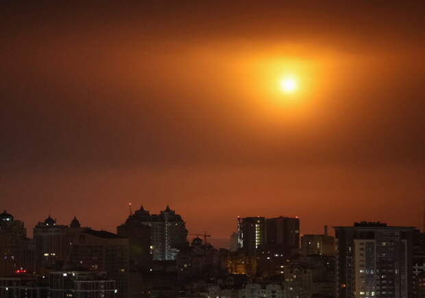 В небе над Украиной заметили дальнобойные дроны