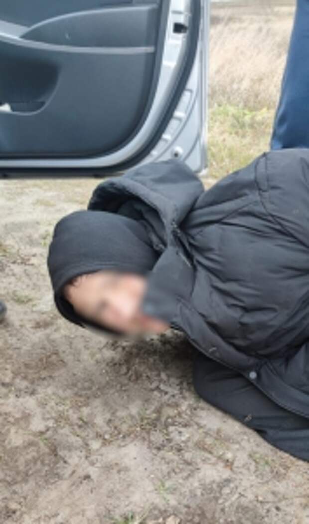 Ч 2 ст 126 ук рф похищение заведомо несовершеннолетнего. Похищение малолетнего. Девочка и незнакомец. Похищение малолетнего. Похищение девушки в авто.