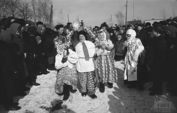 "Проводы русской зимы" в селе Ижевское Рязанской области. Фотография из архива нового музея "Дом Филатова" в селе Ижевское