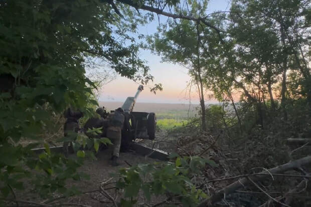 Расчеты гаубиц Д-30 «Южной» группировки войск уничтожили замаскированные укрепрайоны и живую силу ВСУ на Донецком направлении СВО