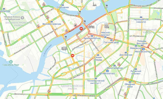 Центр пожелтел, на КАД начинаются пробки. Петербург ждёт сложная дорожная неделя