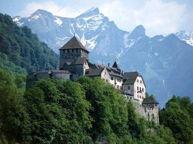 Замок Вадуц, Лихтенштейн. Построен в XII веке. европа, замки, история, средневековье