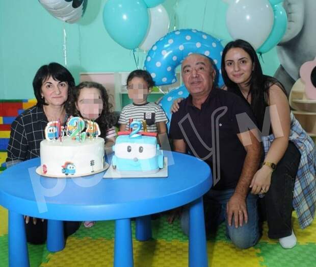 Семейное фото, Карине и Хачик Исраелян с дочерью Мариной и внуками