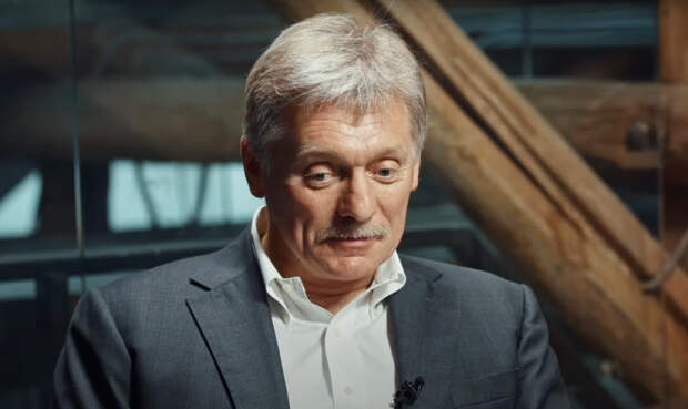 Песков: военачальники и специалисты находятся под угрозой во время войны