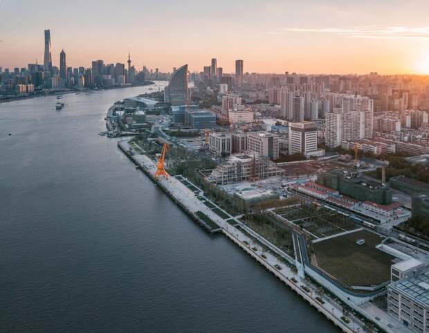 Прогулка по городскому парку в Шанхае