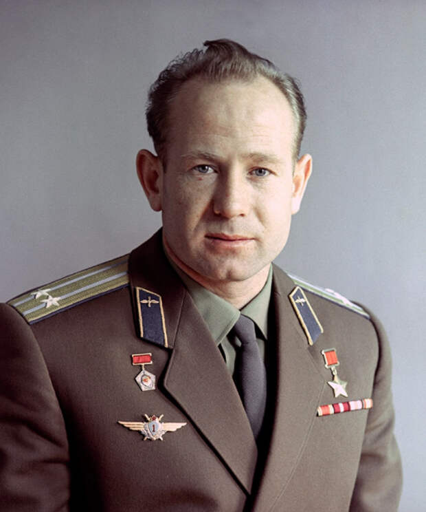 Алексей Леонов