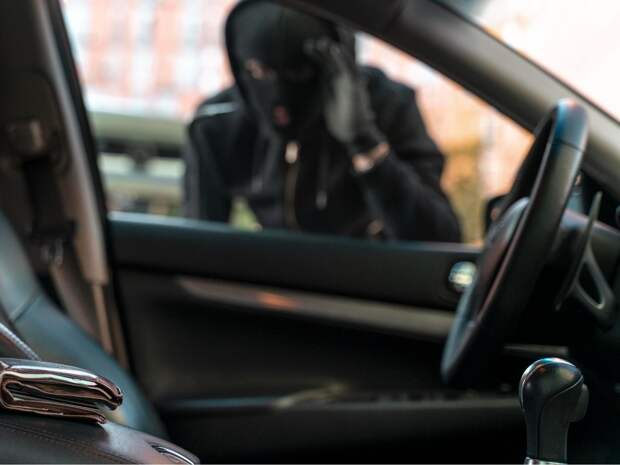 В Бугуруслане психопат задушил учительницу в машине и посадил труп за руль