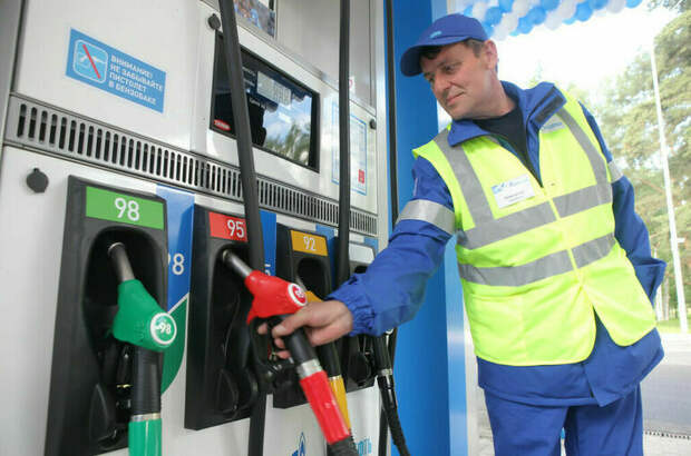 Цены на бензин выросли за неделю в 67 регионах