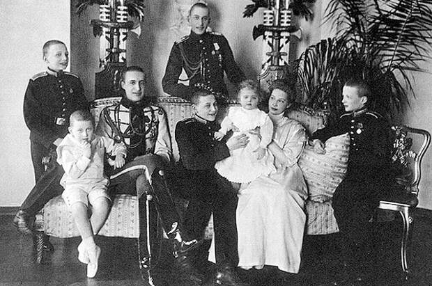 Семья Великого князя Константина Константиновича Романова. 1910 год