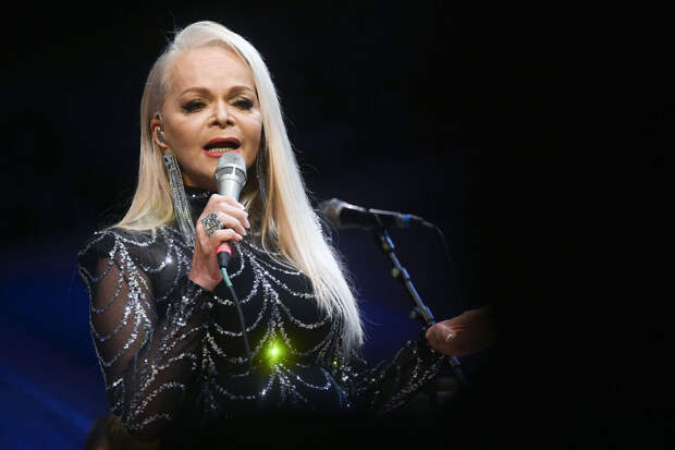 Mash: певица Лариса Долина вызвала скорую из‑за сильной боли в спине