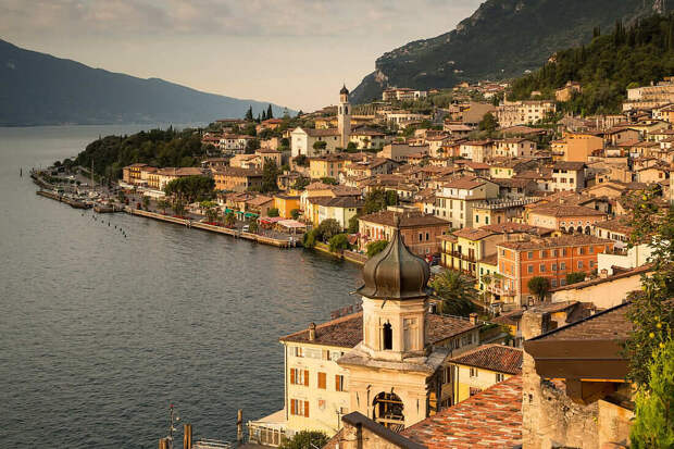70419945-View-to-Limone-sul-Garda-Lake-Garda-Lombardy-Italy-Europe