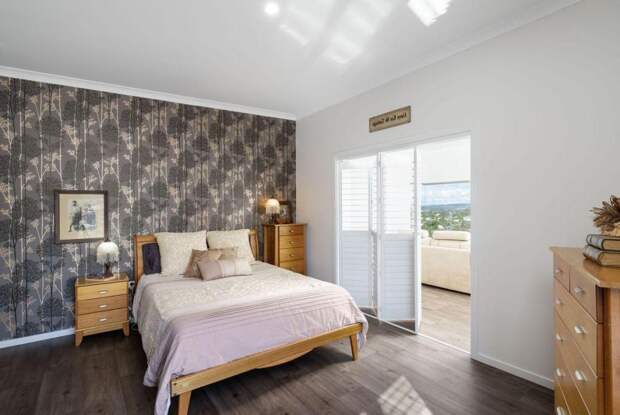 Муж и жена купили водный резервуар и превратили его в роскошный дом