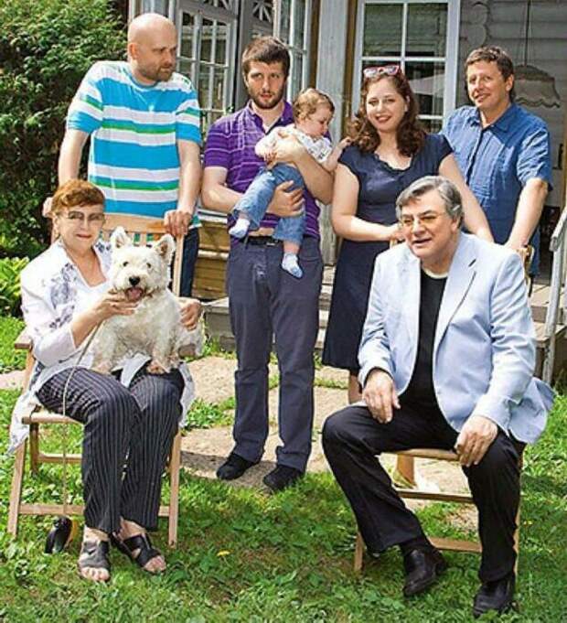 Александр Ширвиндт и его большая семья.