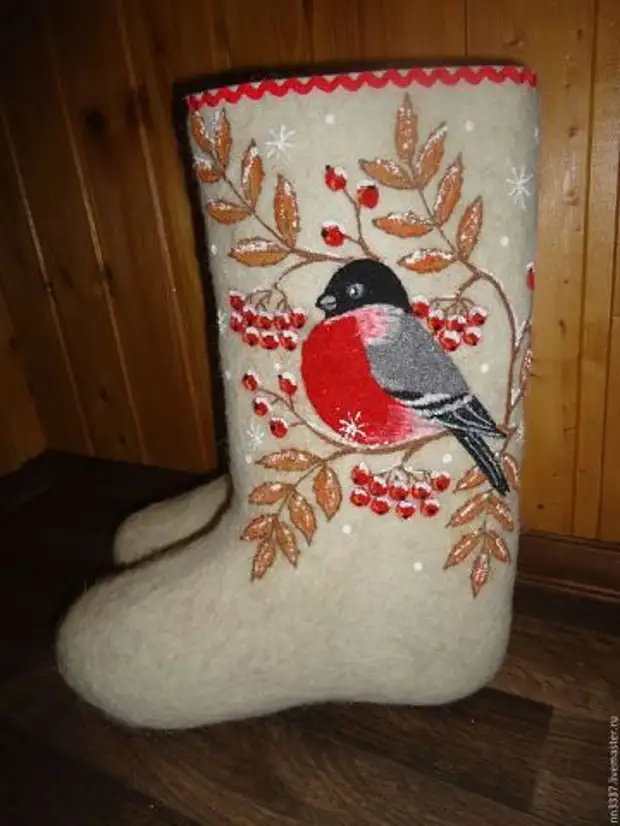 Рисунок на валенках шерстью