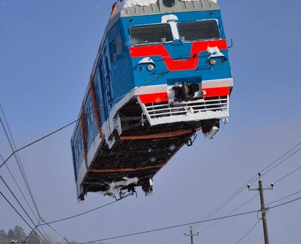 Жители Самары рассказали в соцсетях о летающем вагоне электрички