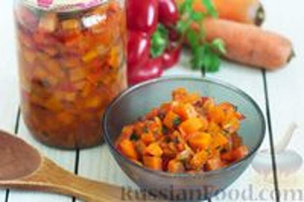 Фото к рецепту: Салат из моркови с болгарским перцем, на зиму (без уксуса)