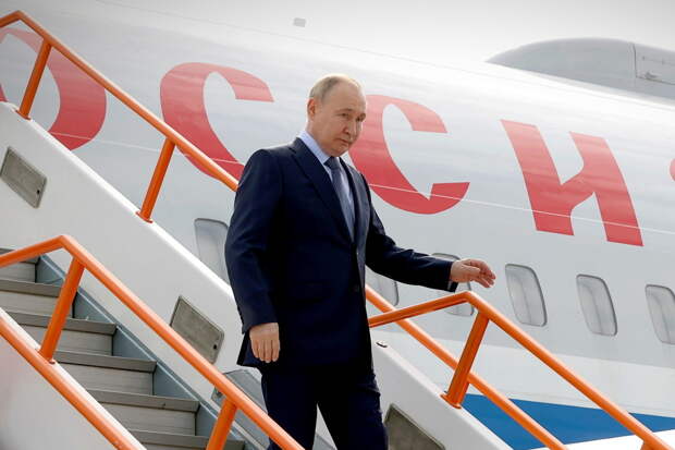 В Европе на днях прогремели сразу два взрыва. Первый во время визита Владимира Путина в КНДР, второй сразу после того, как лидер России прилетел во Вьетнам.-2