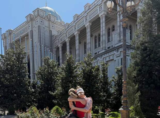 Фигуристка Оксана Домнина опубликовала фото с дочерью от Костомарова