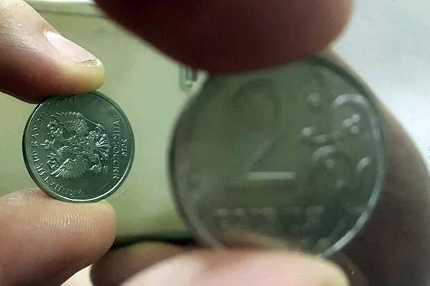 Житель Петербурга продаёт монету за миллиард рублей