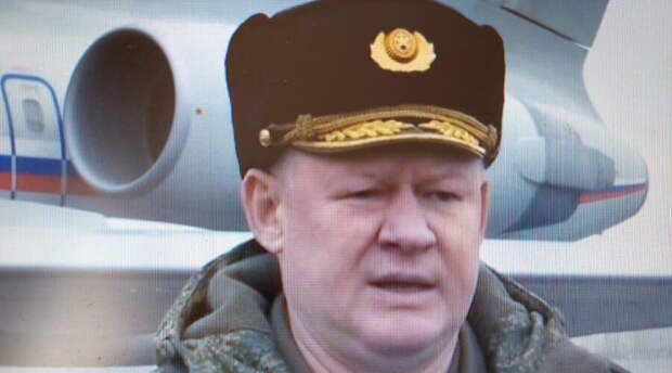 Командующий миротворцами Сердюков выступил с заявлением перед вылетом последнего подразделения на родину