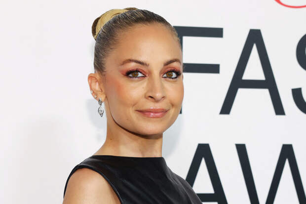 Николь Ричи рассказала о любимом тренде в макияже из юности