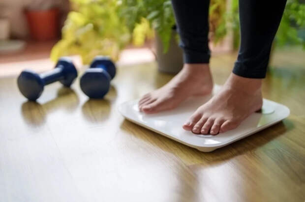 Диетолог Белоусова сказала, почему сокращение порций не помогает похудеть